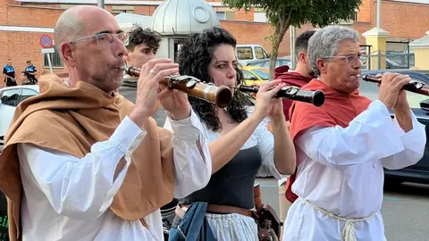 Pasacalles Gigantes y Cabezudos Capitonis Durii_21