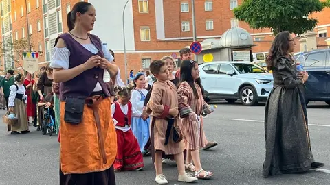 Pasacalles Gigantes y Cabezudos Capitonis Durii_22