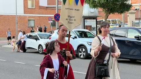 Pasacalles Gigantes y Cabezudos Capitonis Durii_25