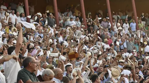 02b08a0a-716a-412f-9cd8-3147841dbb37