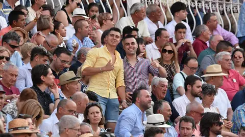 19329996-05fb-4848-be03-93ed4b1e5a1d