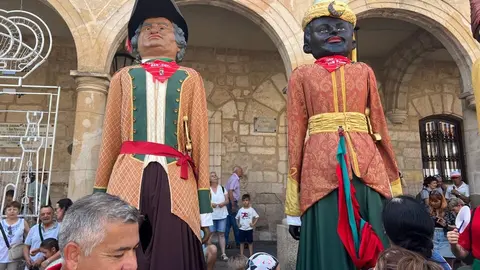 Pasacalles de gigantes y gigantillas _6