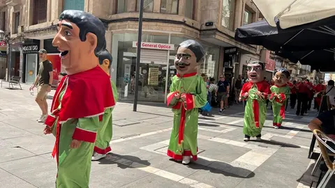 Pasacalles de gigantes y gigantillas _20