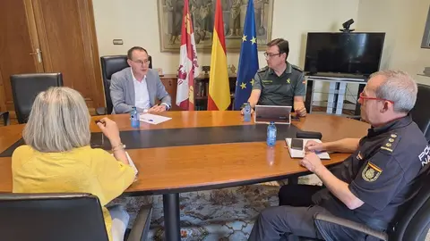 Reunión de Coordinación semanal con las FCSE