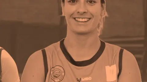 Aina Martín, Zamarat