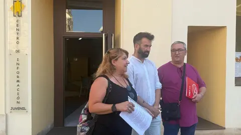 concejal David Gago, Ana María Vallejo (Tradecyl) y Juan Escudero (UGT)