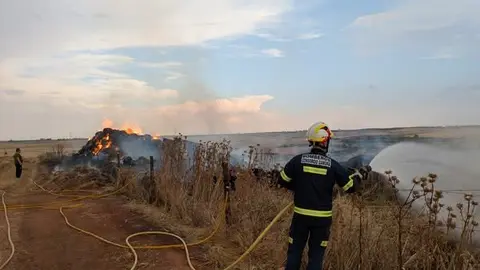 incendio en Palacios del Pan. imagen de archivo