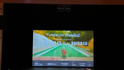 La sociedad de la soledad, Teatro Ramos Carrión