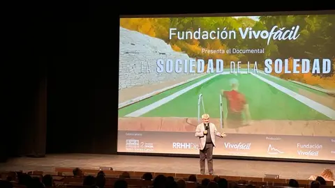 La sociedad de la soledad, Teatro Ramos Carrión