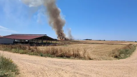 Incendio agrícola en Monfarracinos