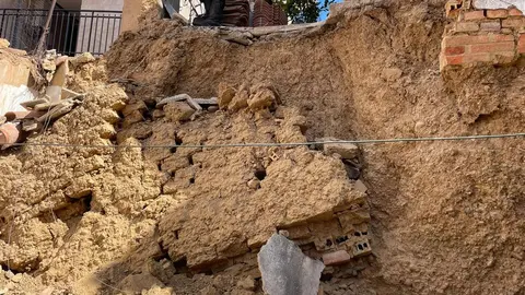 Alarma en Benavente por el derrumbe de un muro en una vivienda ocupada ilegalmente