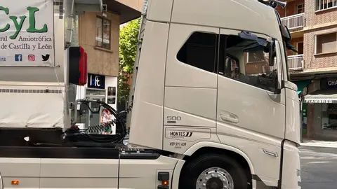 Los camioneros celebran a su patrón, San Cristóbal, por las calles de Zamora