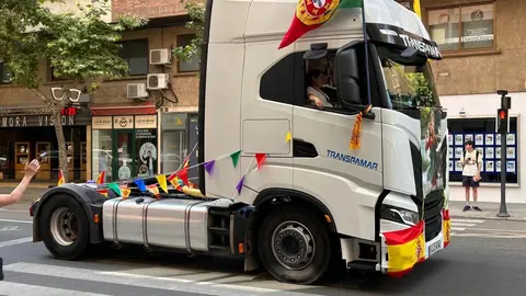 Los camioneros celebran a su patrón, San Cristóbal, por las calles de Zamora