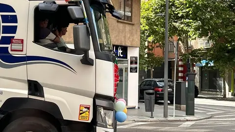 Los camioneros celebran a su patrón, San Cristóbal, por las calles de Zamora