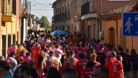 Fiestas de Moraleja del Vino desfile de pañas _40