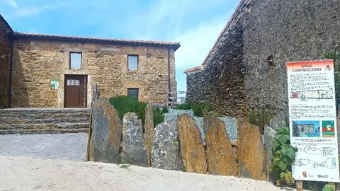 Casa del Maestro-Museo Antonio Álvarez, de Ceadea, imagen del relato de Jovita Álvarez del Río, que irá en la contraportada del volumen actualmente en edición.
