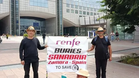 La protesta de Sanabria frente al  Parlamento Europeo