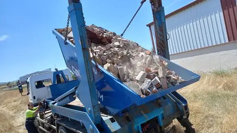 Recogida de residuos de obra menor y podas