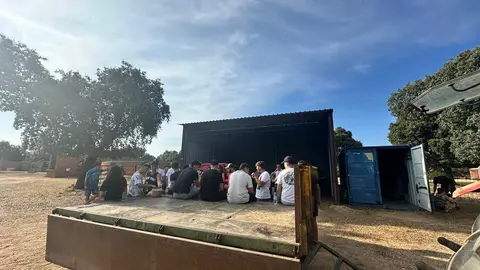 Visita vecinos de Coreses ganadería de los Hermanos  Bragado