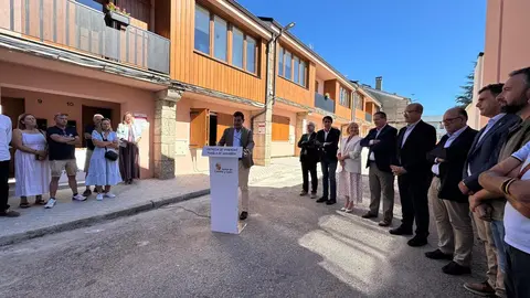 Mañueco entrega de viviendas Puebla de Sanabria
