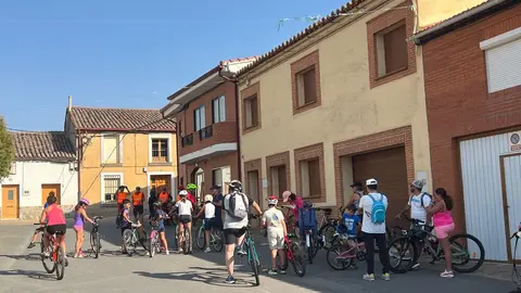 La marcha a Gallegos vuelve a marcar el verdadero inicio de las fiestas en Coreses