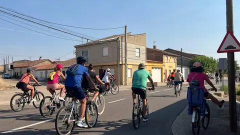 La marcha a Gallegos vuelve a marcar el verdadero inicio de las fiestas en Coreses