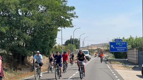 La marcha a Gallegos vuelve a marcar el verdadero inicio de las fiestas en Coreses