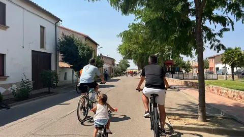 La marcha a Gallegos vuelve a marcar el verdadero inicio de las fiestas en Coreses