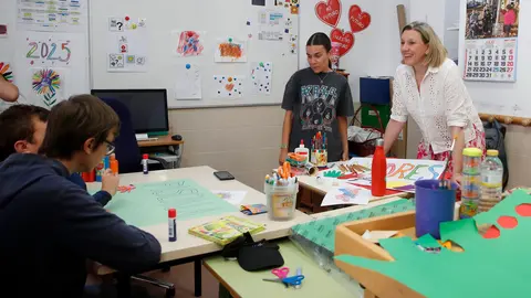 Isabel Blanco visita el centro de educación especial El Pino de Obregón