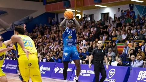 Jordan Walker, CB Zamora