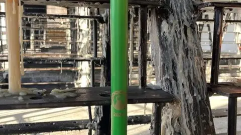 vela de la Esperanza de Zamora encendida en Almonte