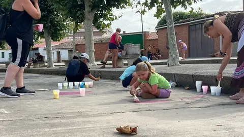 arte infantil llena de color las calles de Coreses _6
