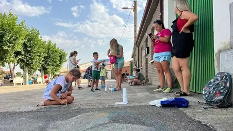 arte infantil llena de color las calles de Coreses _9