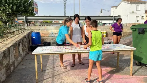 arte infantil llena de color las calles de Coreses _15