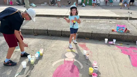 arte infantil llena de color las calles de Coreses _16