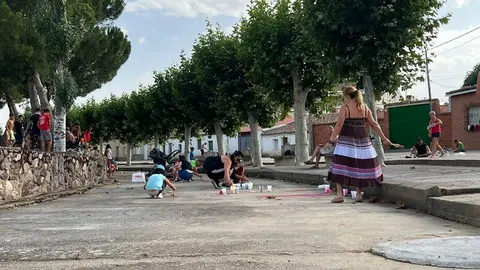 arte infantil llena de color las calles de Coreses _19
