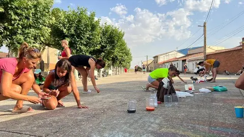 arte infantil llena de color las calles de Coreses _20