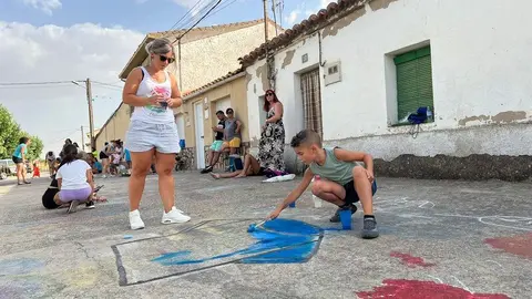 arte infantil llena de color las calles de Coreses _27