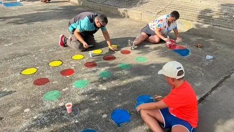 arte infantil llena de color las calles de Coreses _30