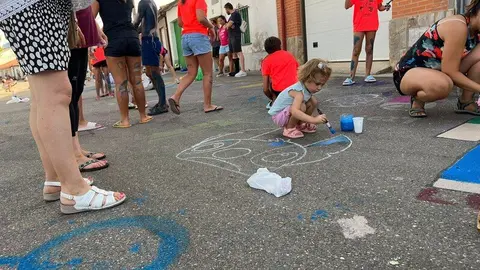 arte infantil llena de color las calles de Coreses _33