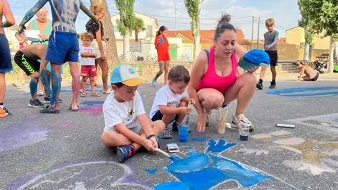 arte infantil llena de color las calles de Coreses _34