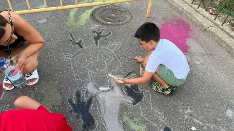 arte infantil llena de color las calles de Coreses _42