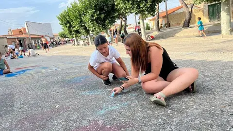arte infantil llena de color las calles de Coreses _45