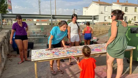 arte infantil llena de color las calles de Coreses _46