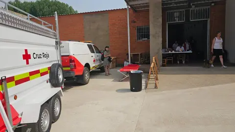 desalojados del incendio en Camarzana de Tera (6)