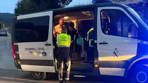 Así son trasladados los desalojados por los incendios