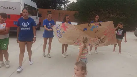 desalojados por los incendios en Camarzana de Tera _2