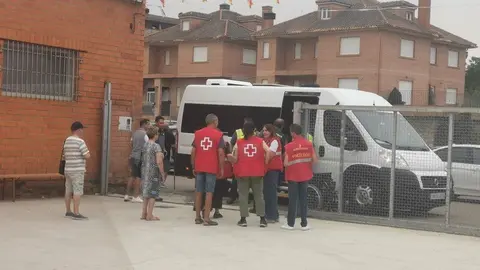 desalojados por los incendios en Camarzana de Tera _16