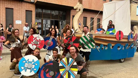 Desfile de carrozas en Quiruelas de Vidriales