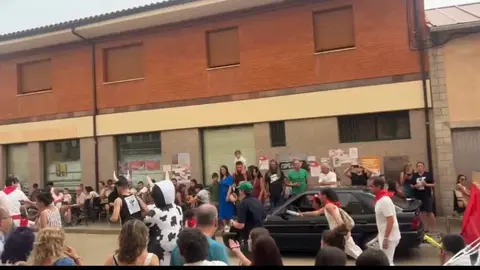 Desfile de carrozas en Quiruelas de Vidriales
